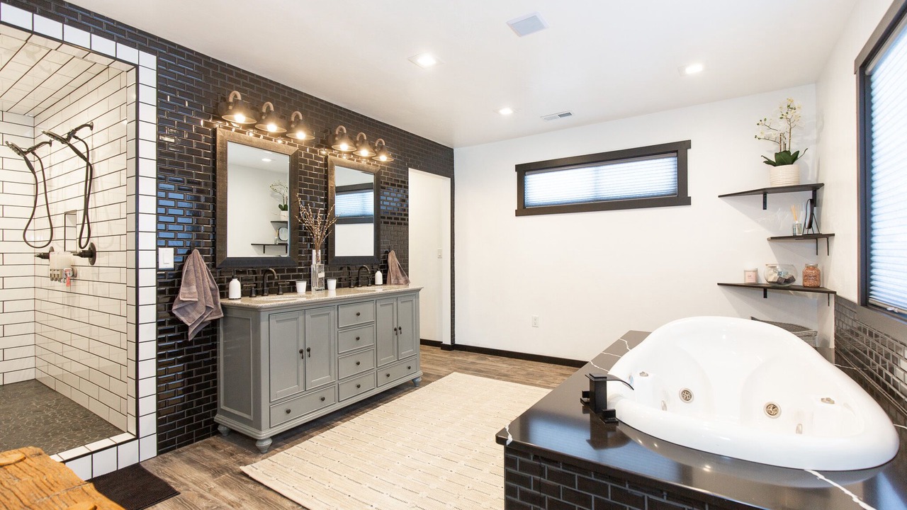 Photo of Bathroom in Ennis