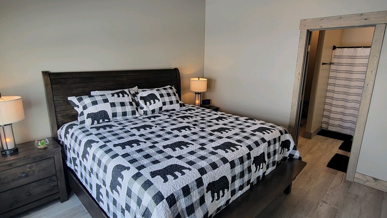 Photo of Bedroom in Shining Mountains