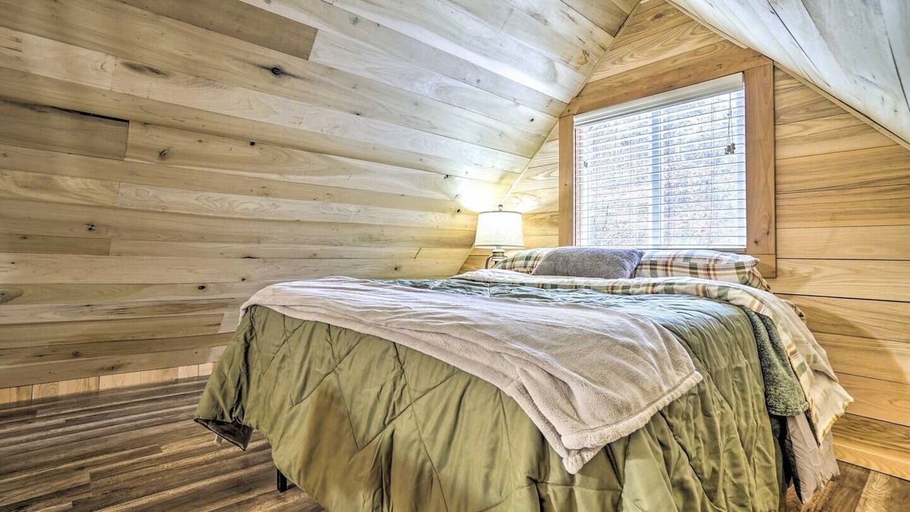 Photo of Bedroom in Gallipolis Ferry