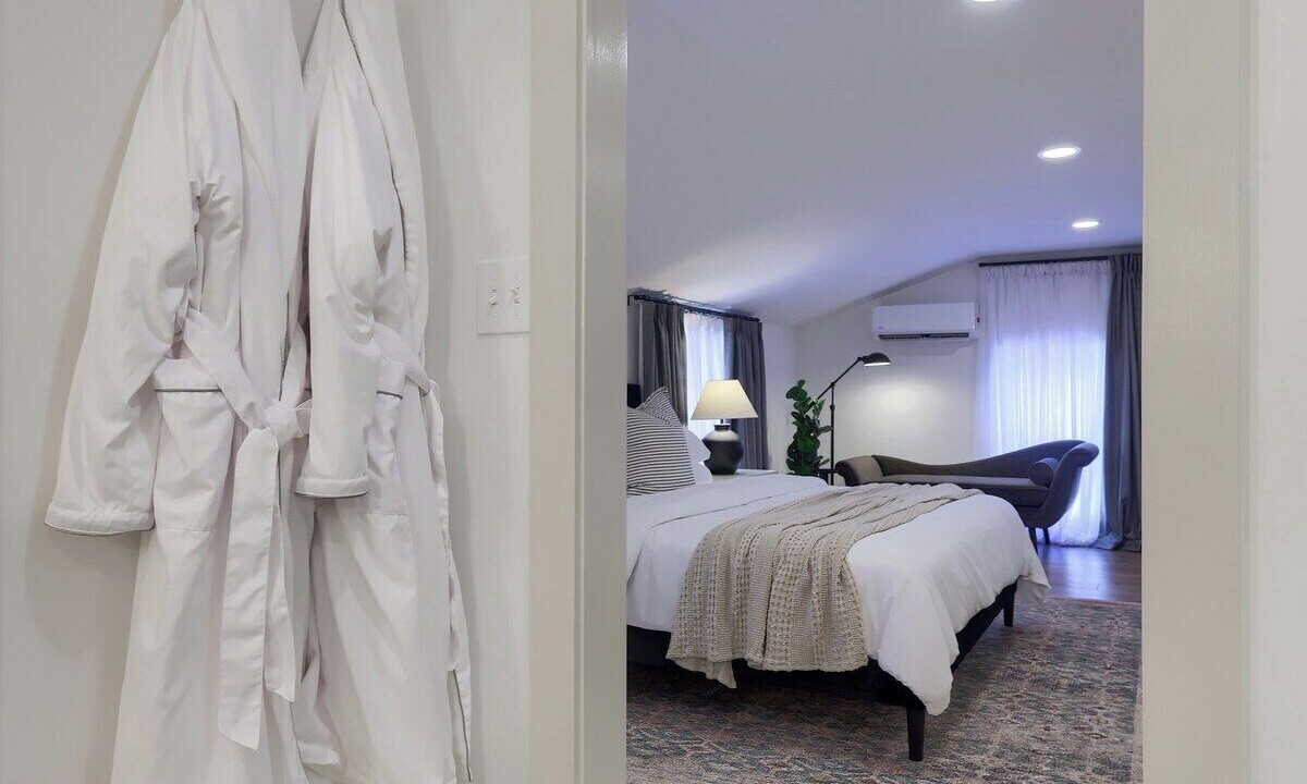 Photo of Bedroom in Elizabethtown