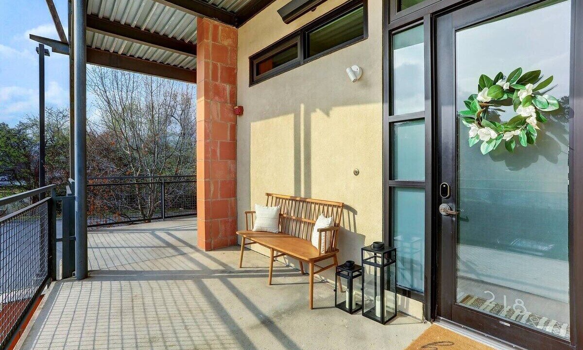 Photo of Patio Balcony in South Lamar