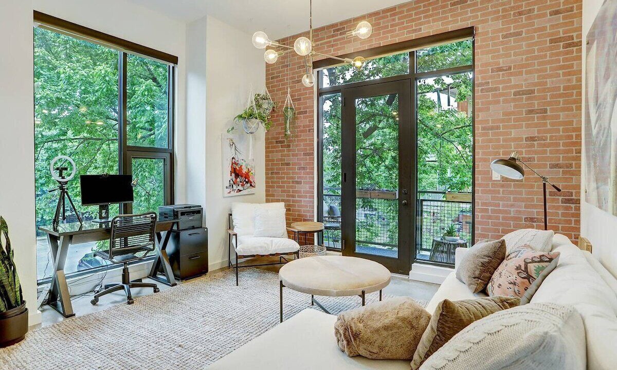 Photo of Livingroom in South Lamar