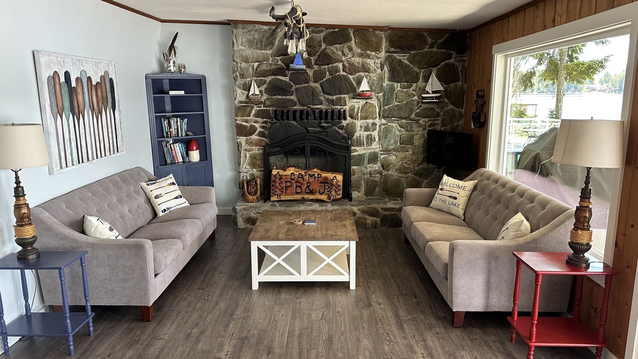 Photo of Bedroom in Grapeview