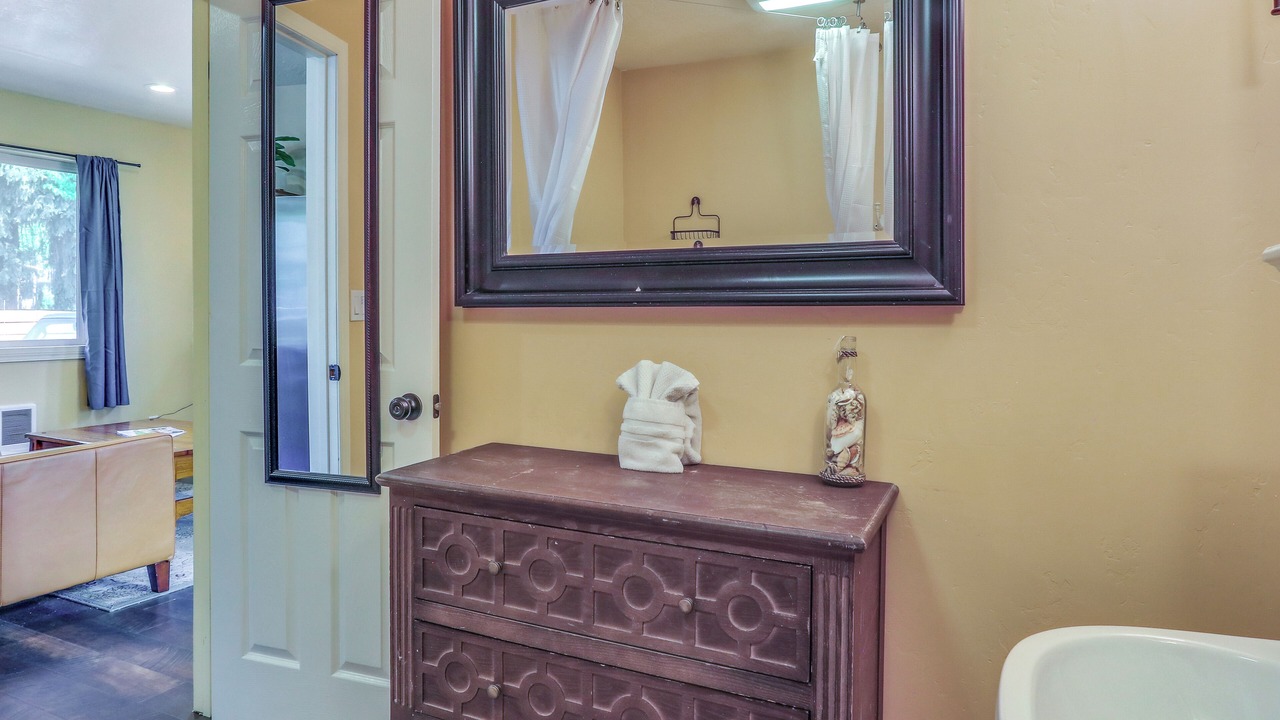 Photo of Bathroom in Garden District