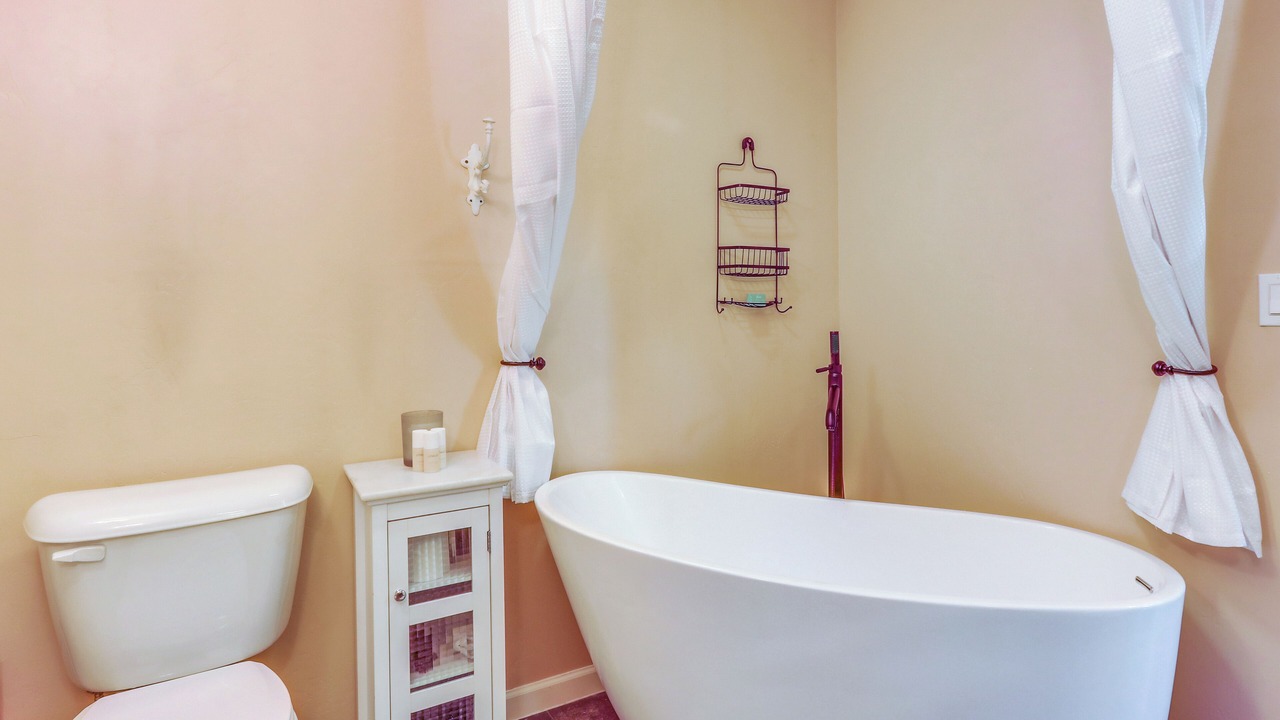 Photo of Bathroom in Garden District