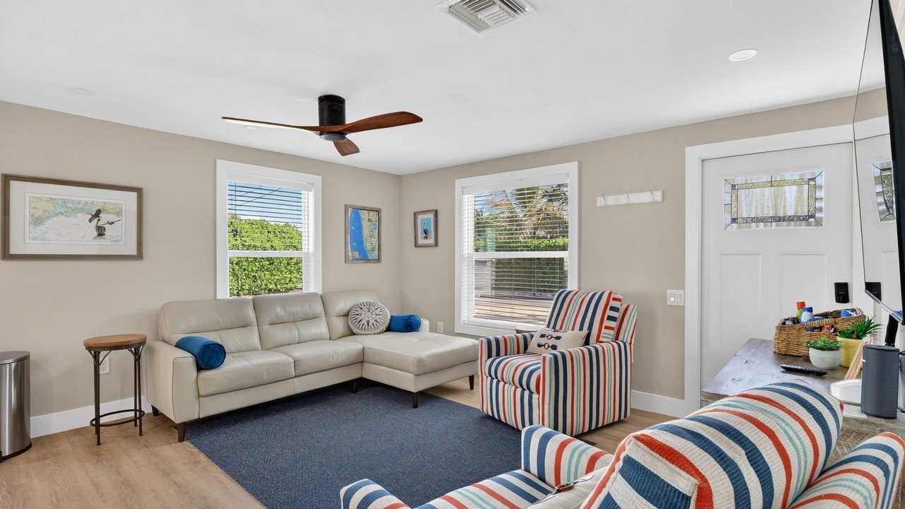Photo of Livingroom in Bonita Shores