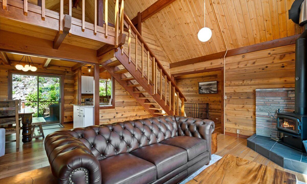 Photo of Livingroom in Bayview