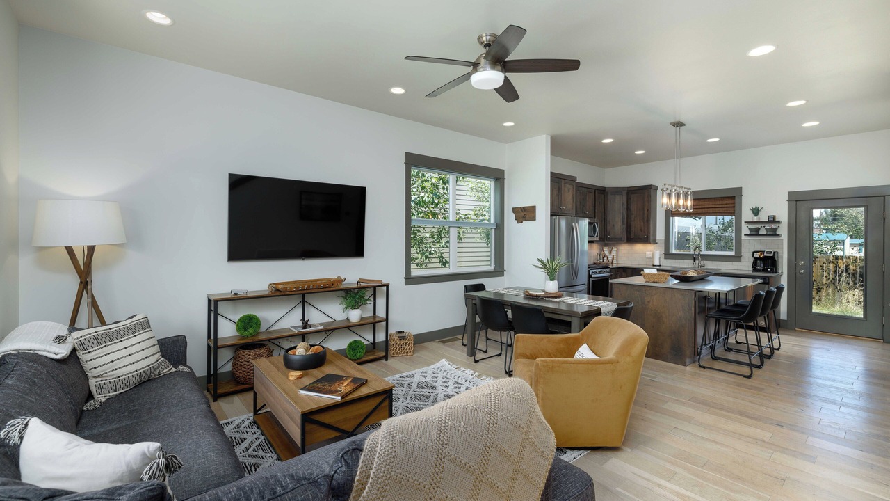 Photo of Livingroom in Four Corners