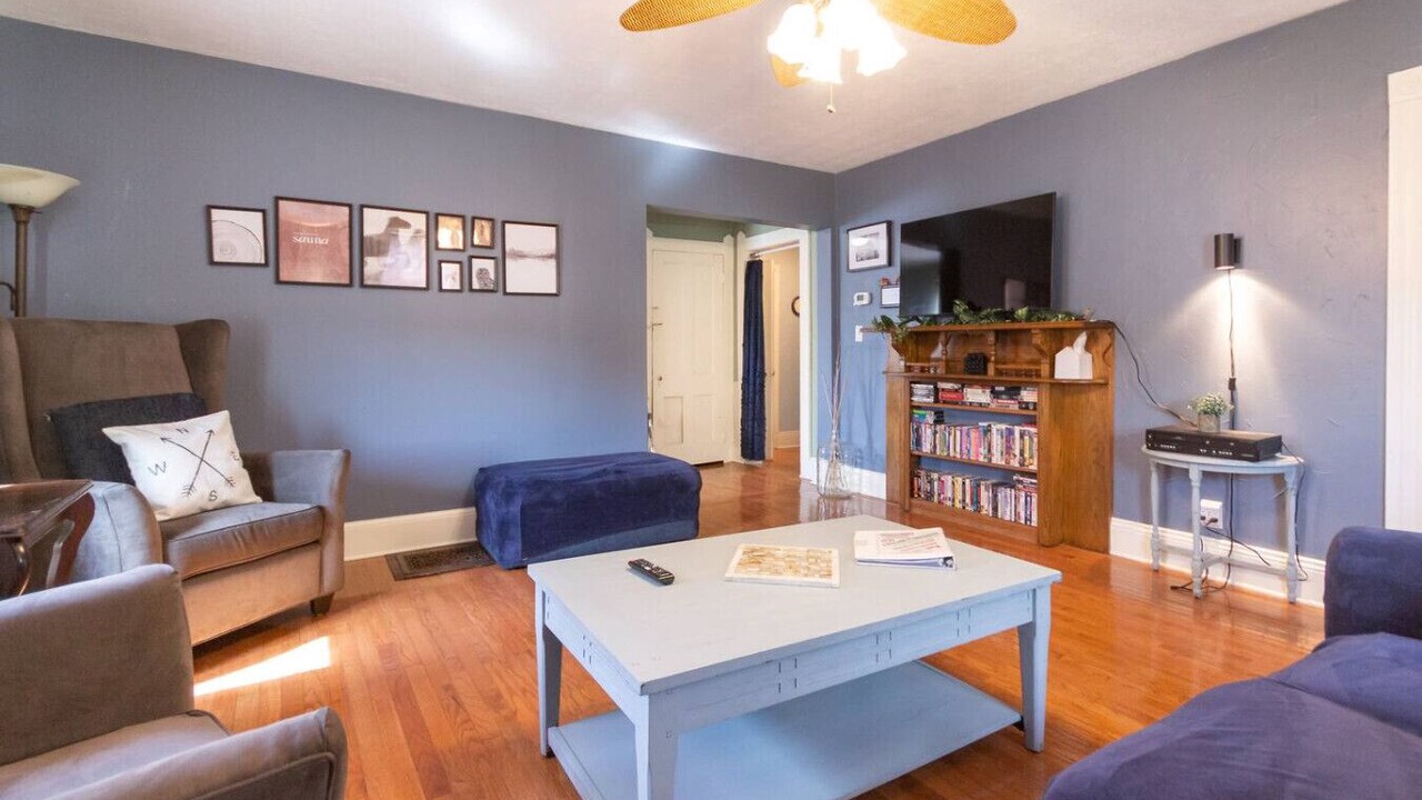 Photo of Livingroom in Massillon