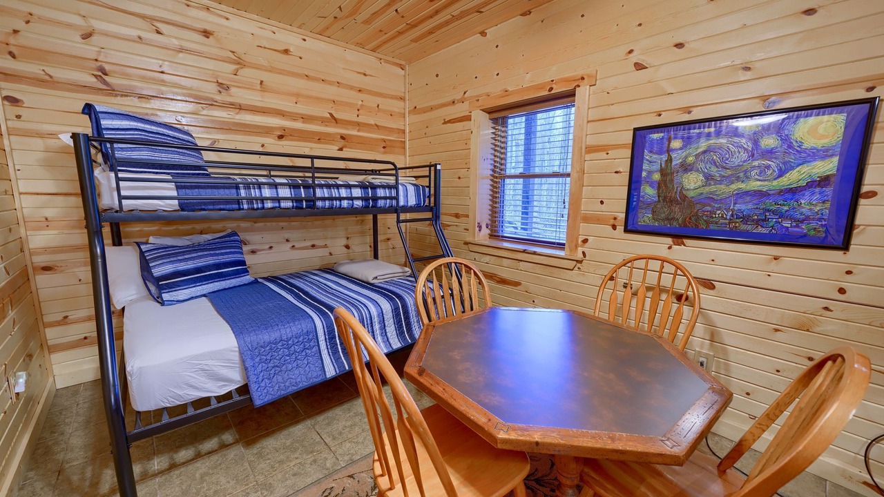 Photo of Bedroom in Laurelville