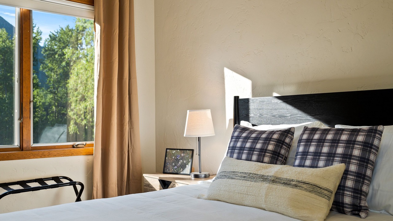 Photo of Bedroom in West Glacier