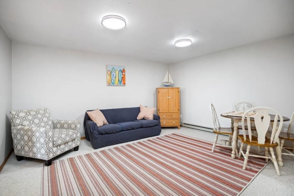 Photo of Livingroom in McLean County