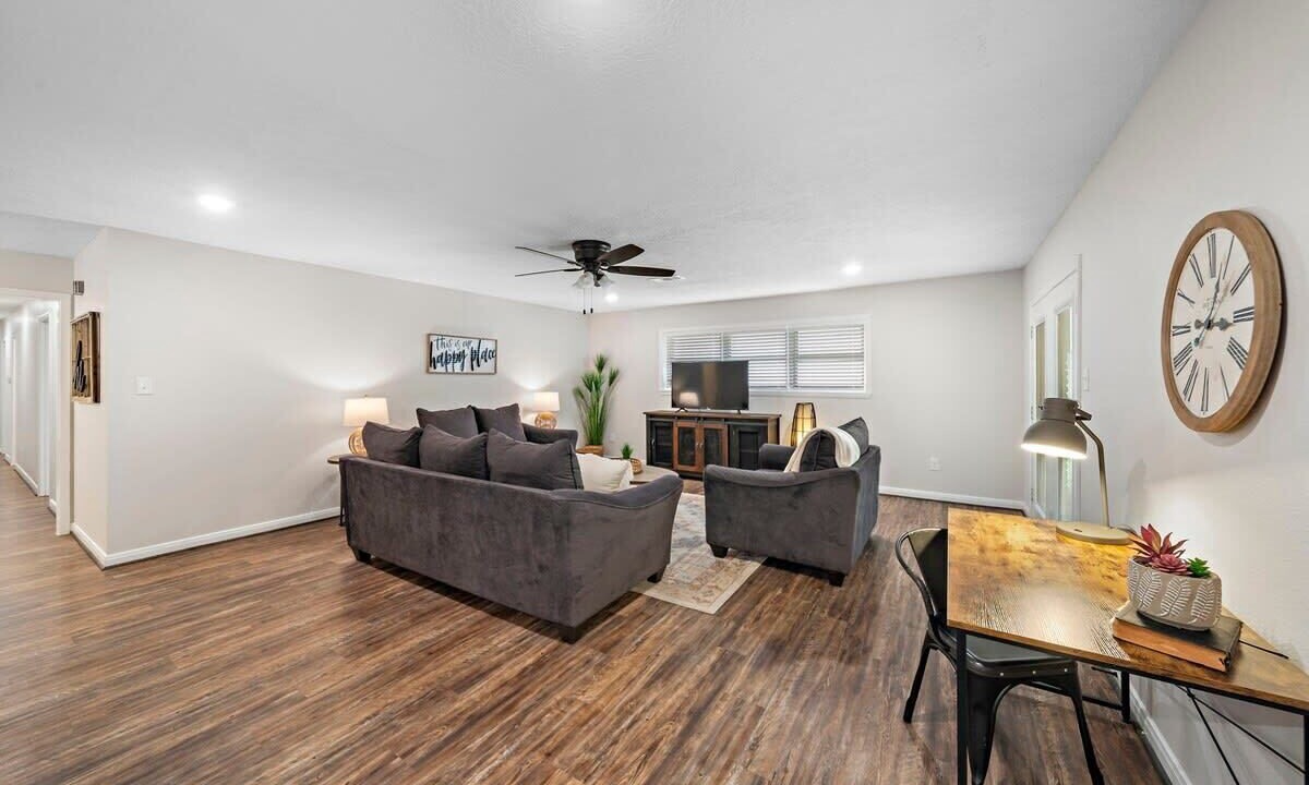 Photo of Livingroom in Deer Park