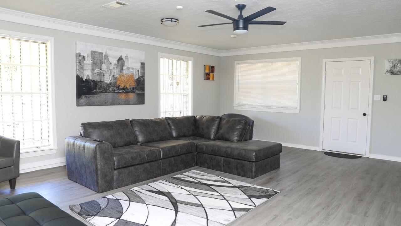 Photo of Livingroom in Tougaloo