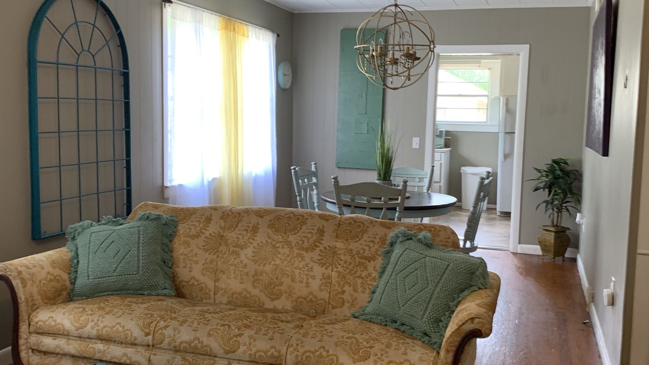 Photo of Bedroom in Brookhaven