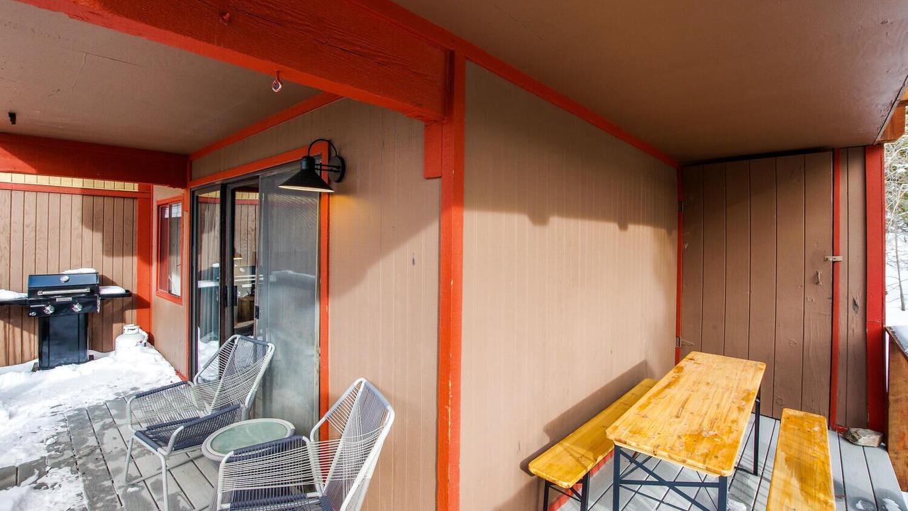 Photo of Outdoor in Dunkin Hill