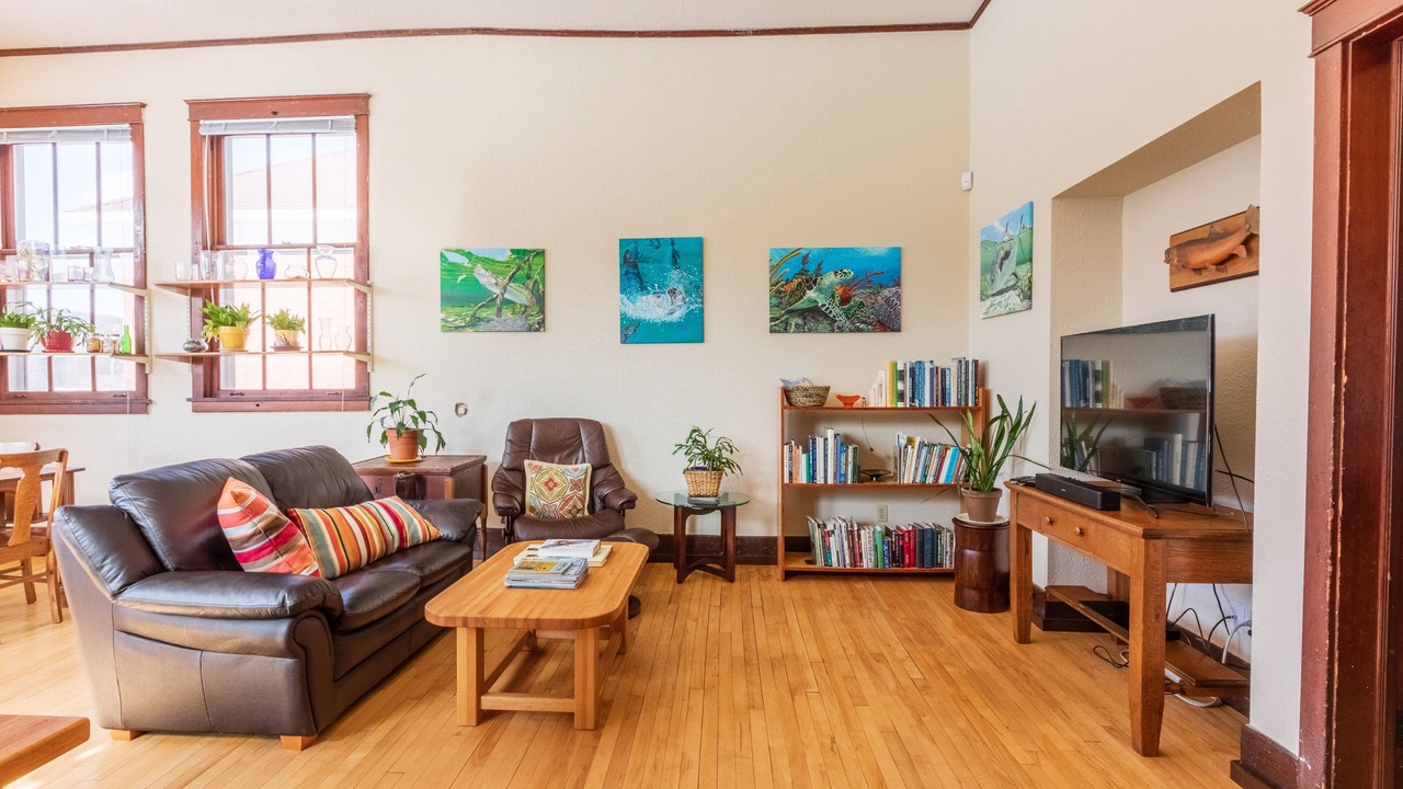 Photo of Livingroom in Kingston
