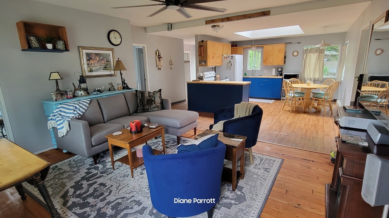 Photo of Bedroom in Grapeview