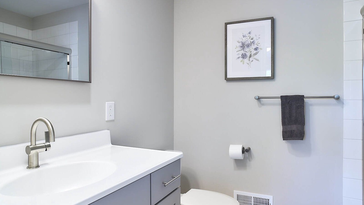 Photo of Bathroom in Drums