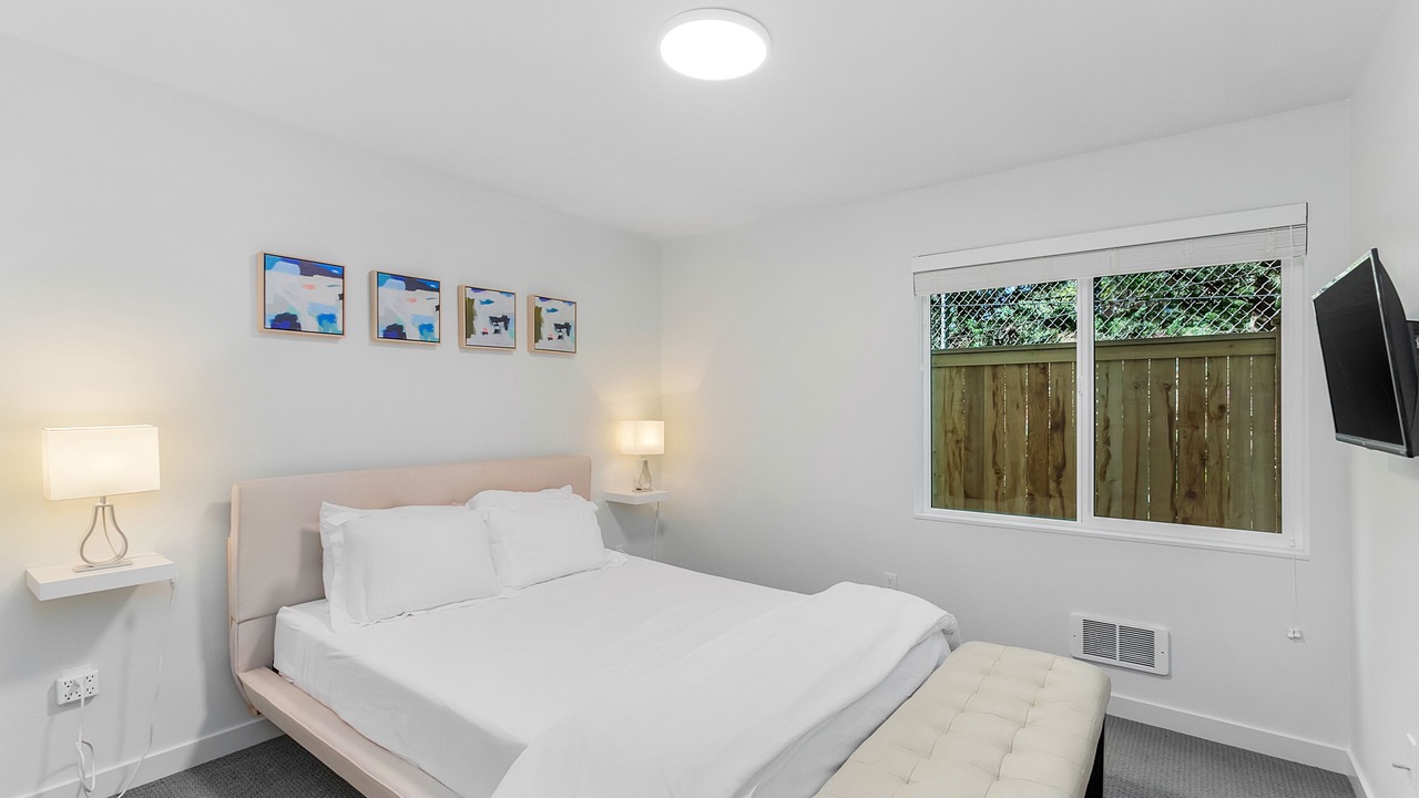 Photo of Bedroom in Minor