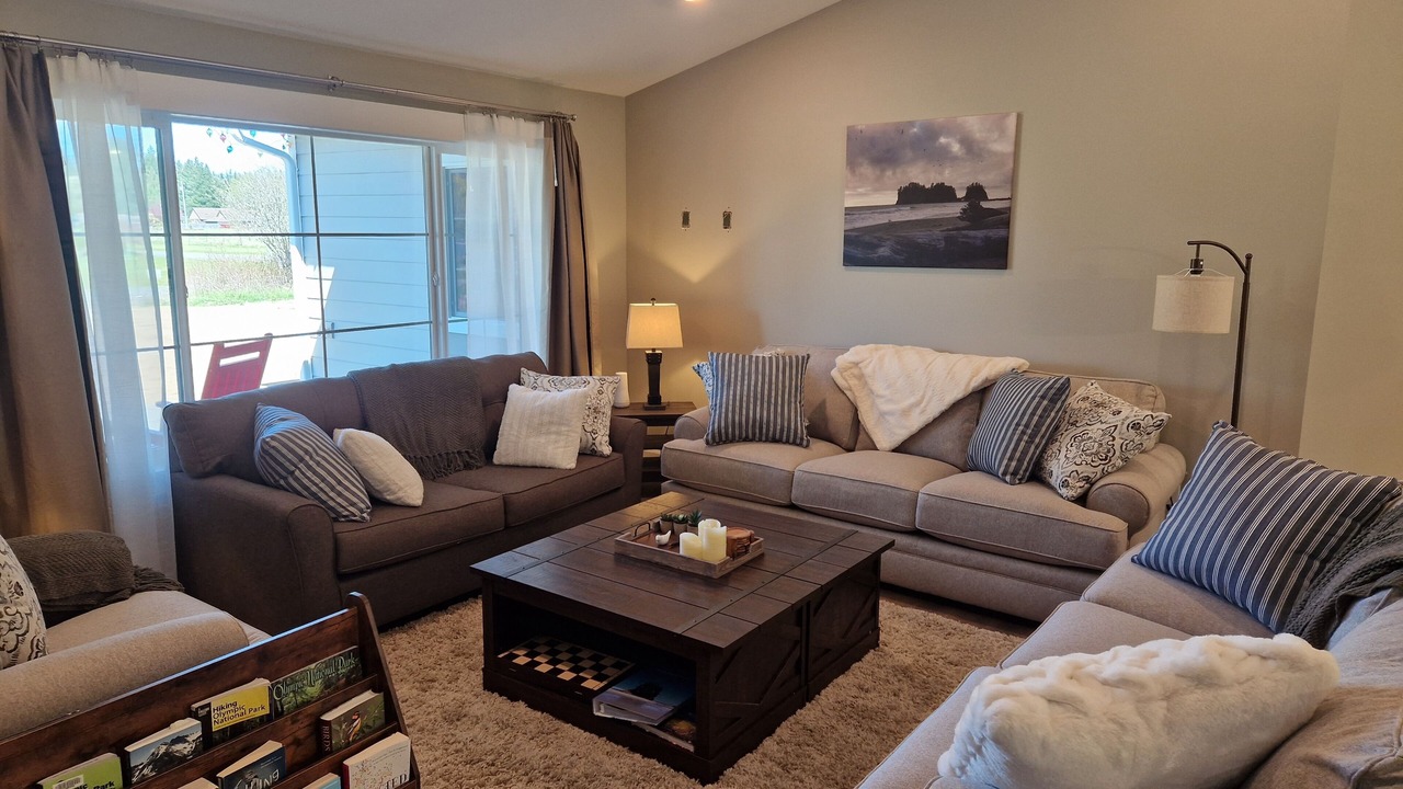 Photo of Livingroom in Forks
