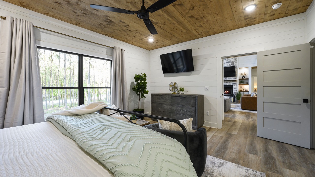 Photo of Bedroom in Broken Bow