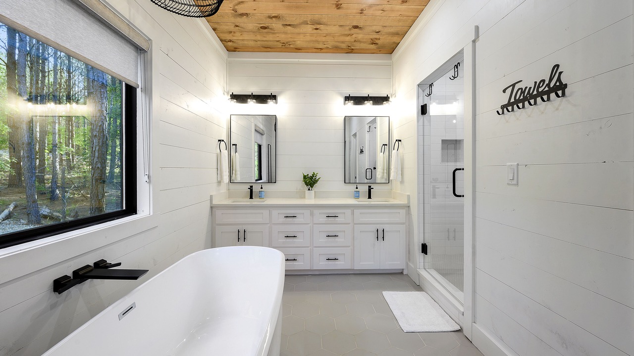 Photo of Bathroom in Broken Bow