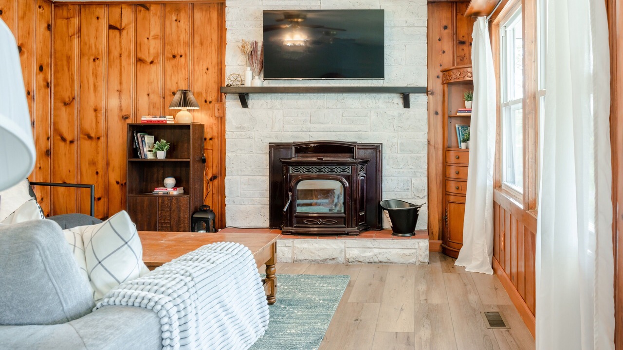 Photo of Livingroom in Crittenden