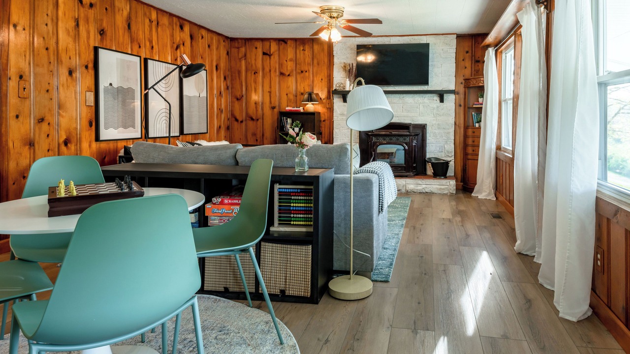 Photo of Livingroom in Crittenden