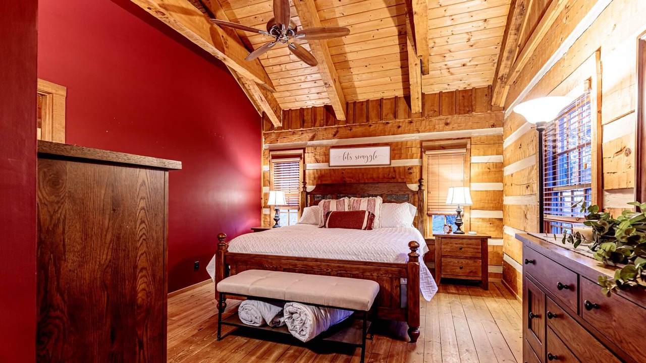 Photo of Bedroom in Gap