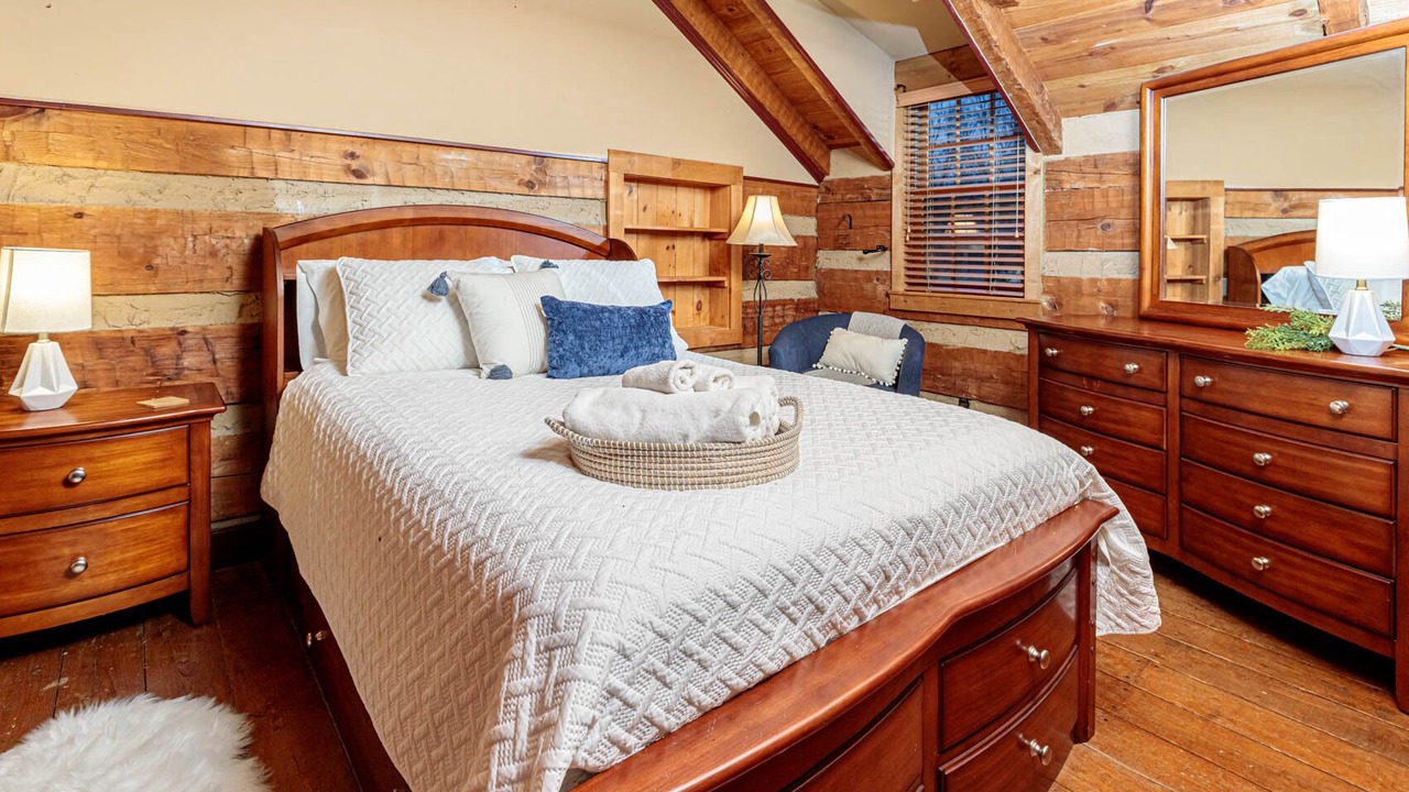 Photo of Bedroom in Gap