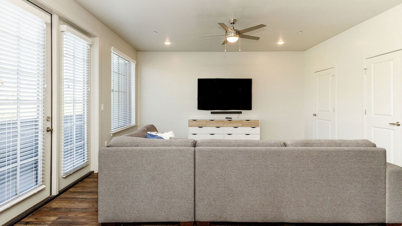 Photo of Livingroom in North Logan