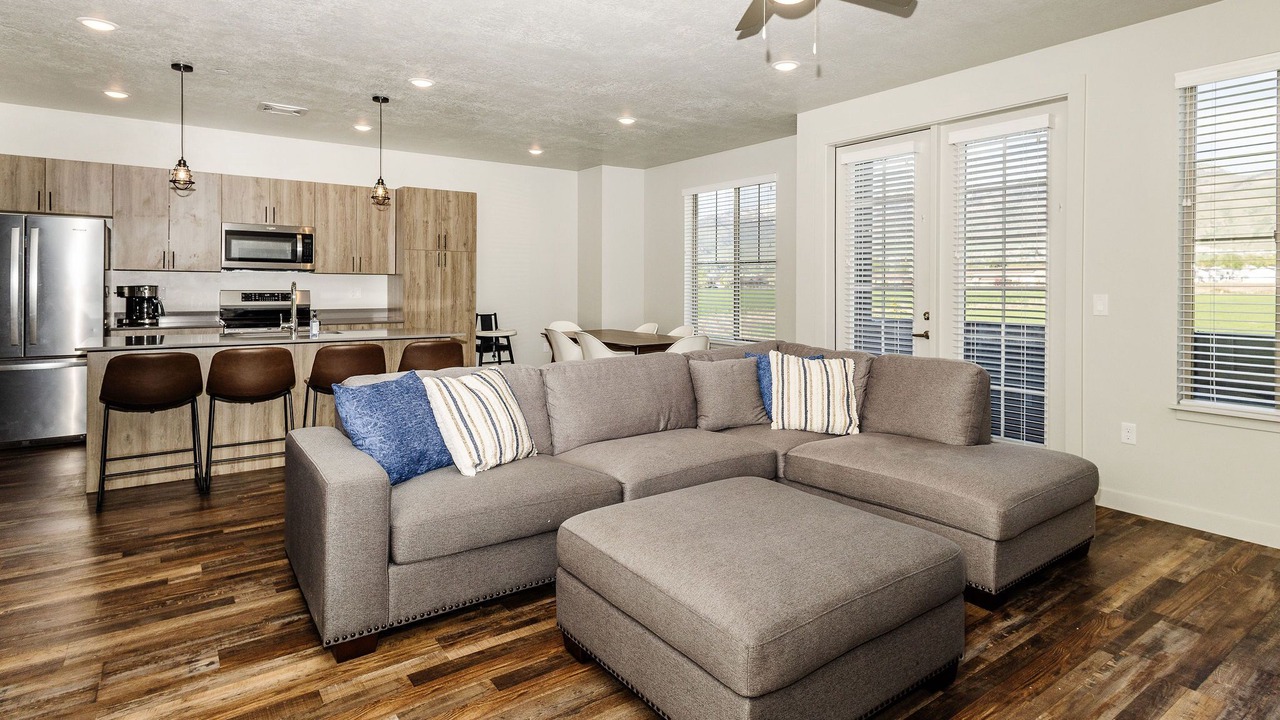 Photo of Livingroom in North Logan