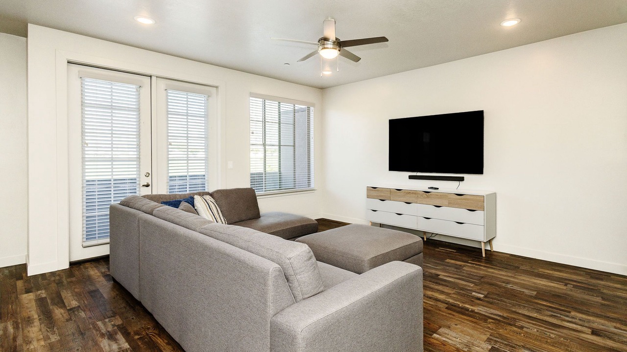 Photo of Livingroom in North Logan