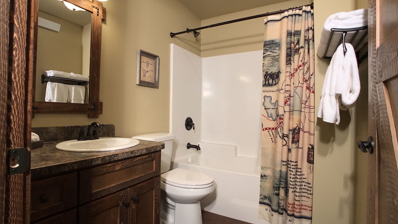 Photo of Bathroom in Island Park