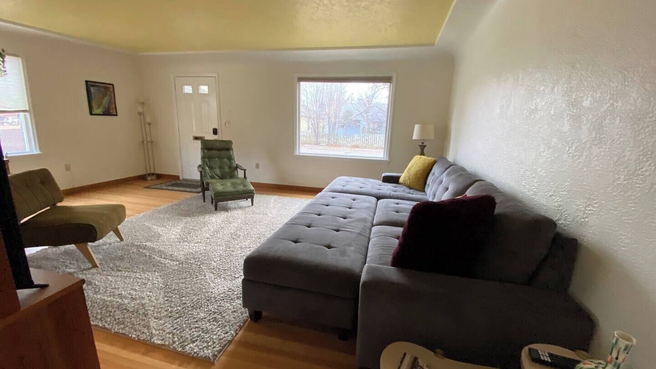 Photo of Livingroom in Franklin to the Fort