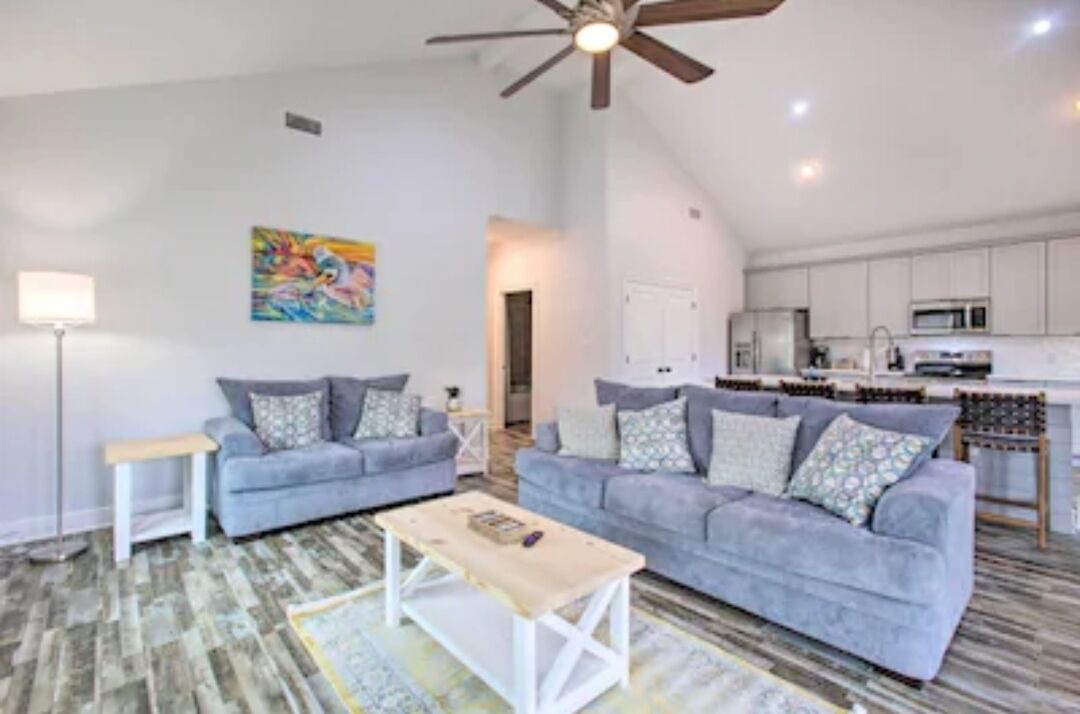 Photo of Livingroom in Shoreline Park