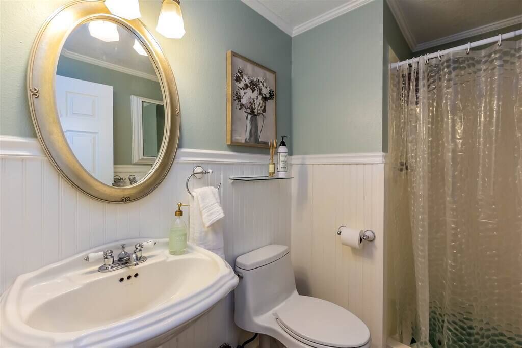 Photo of Bathroom in Orchard District