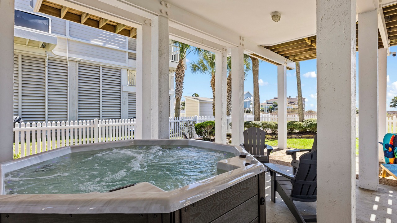 Photo of Patio Balcony in Pirates Beach West
