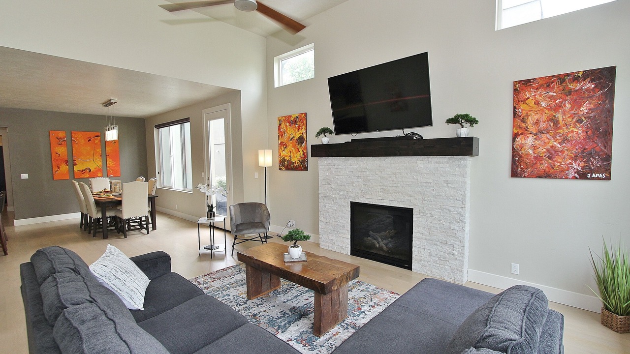 Photo of Livingroom in Harris Ranch