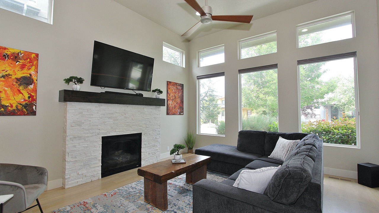 Photo of Livingroom in Harris Ranch