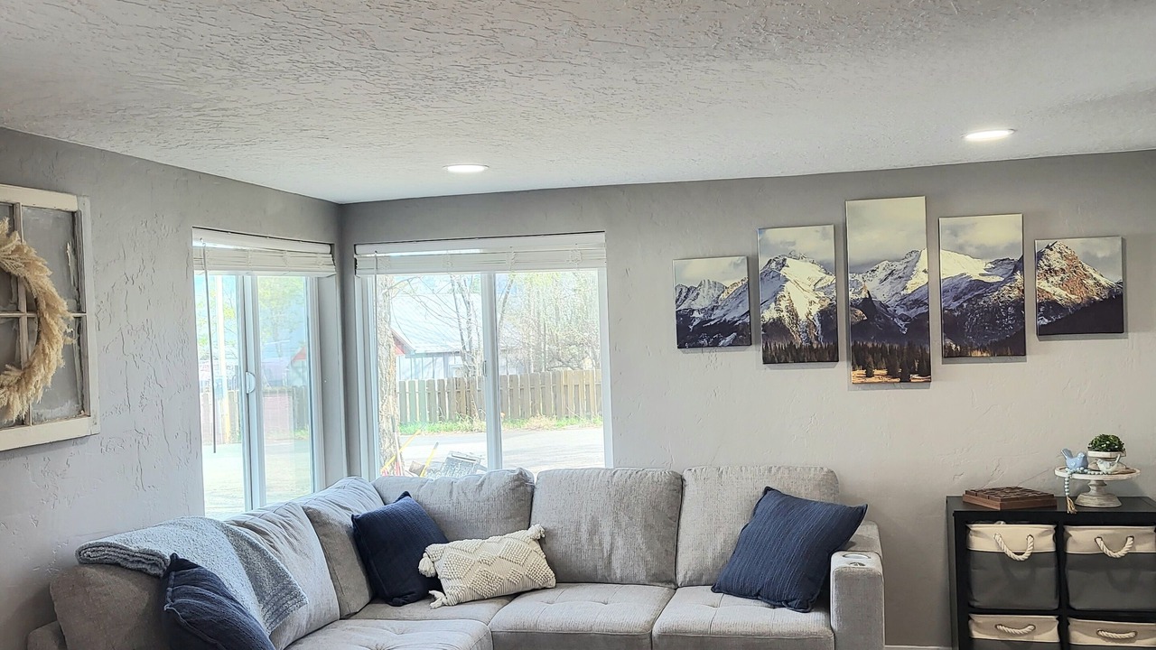 Photo of Livingroom in Salmon