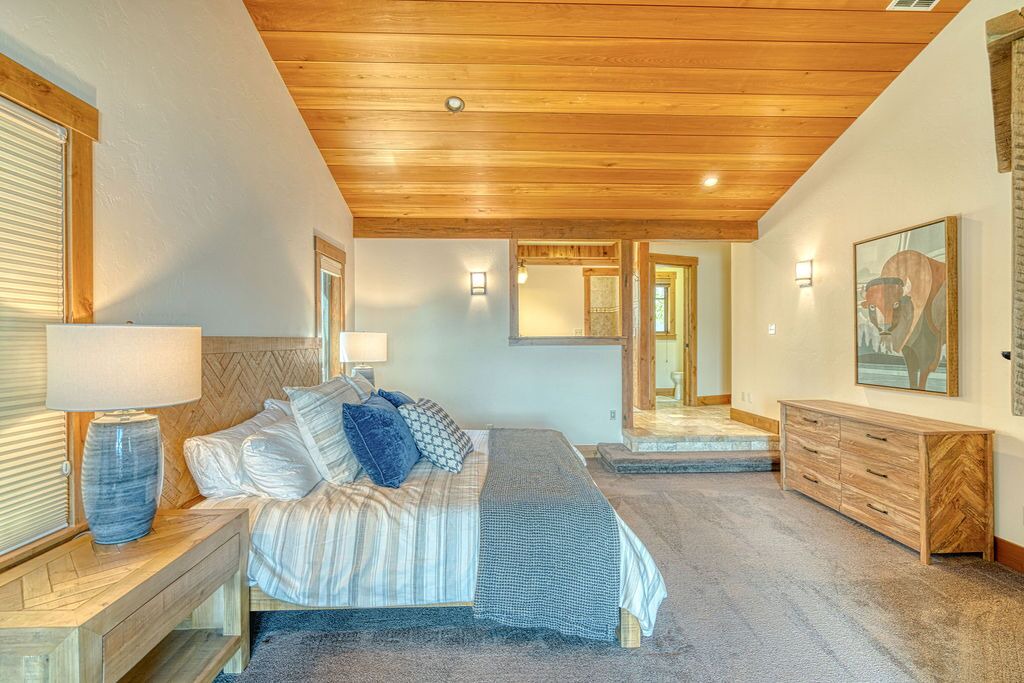 Photo of Bedroom in Lakeside