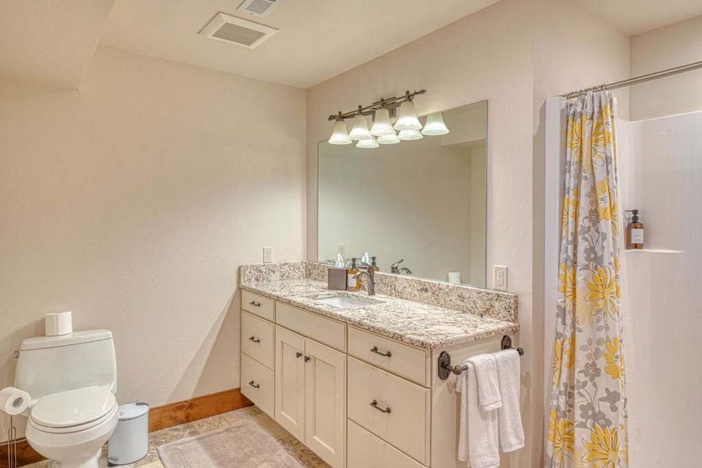 Photo of Bathroom in Lakeside
