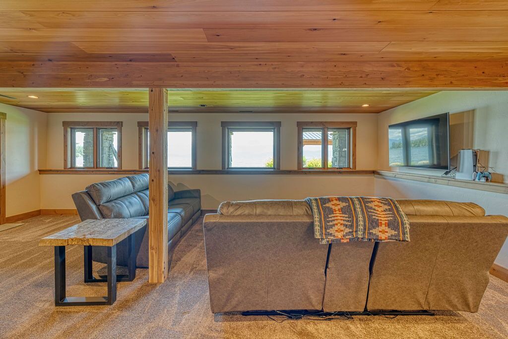Photo of Livingroom in Lakeside