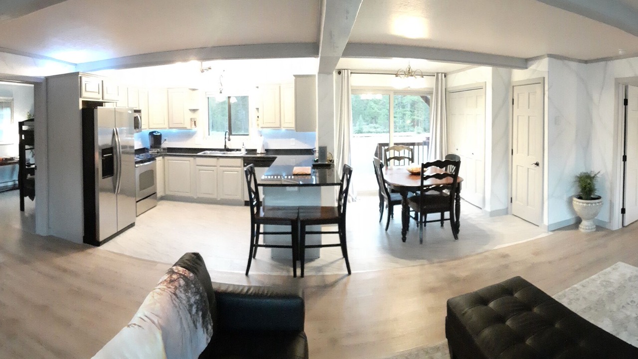 Photo of Livingroom in Condon