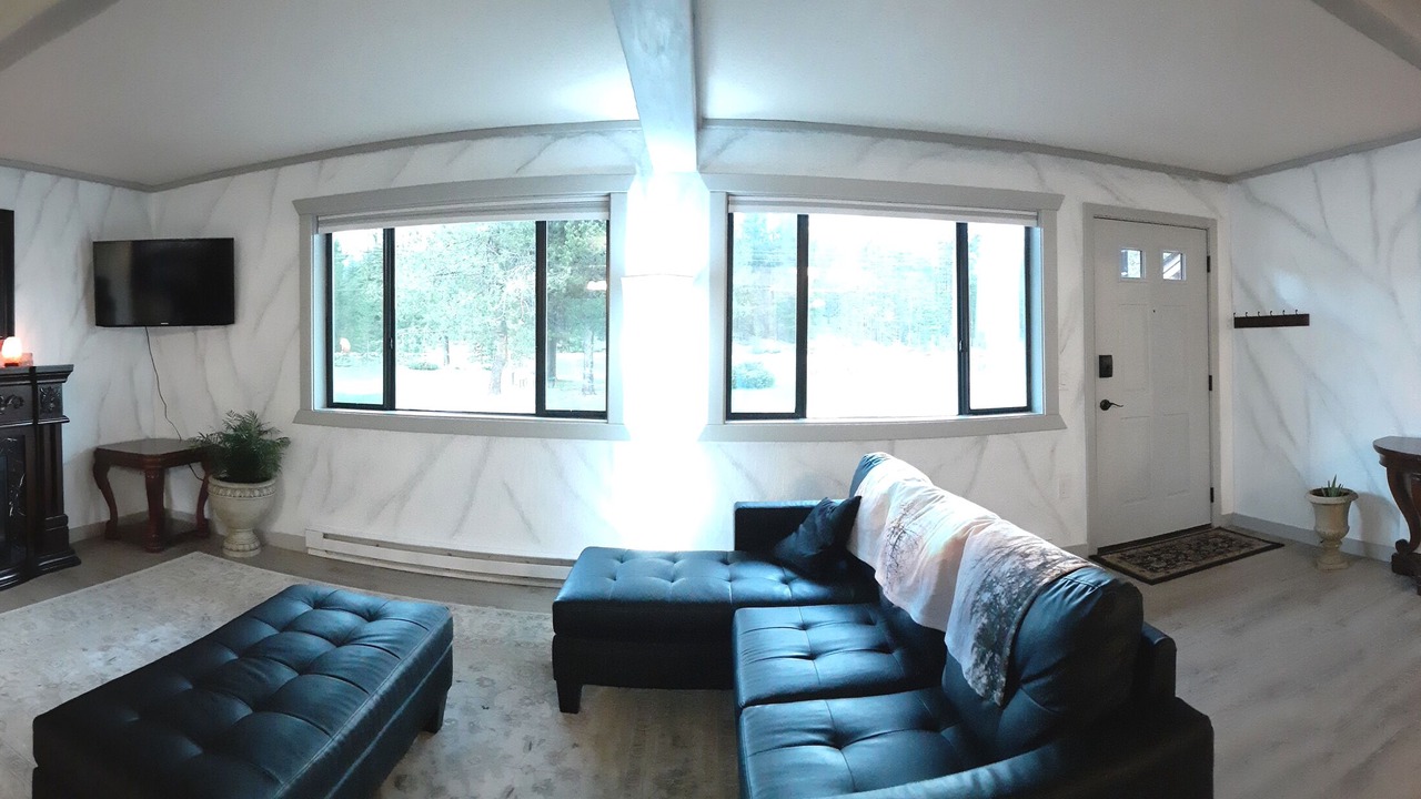 Photo of Livingroom in Condon
