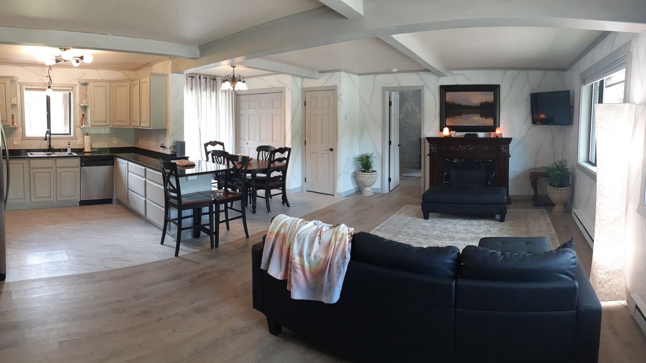 Photo of Livingroom in Condon