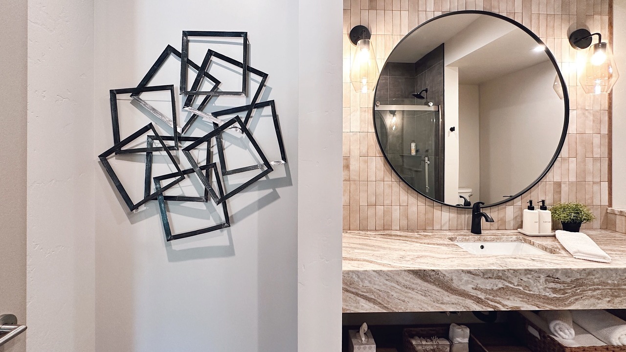 Photo of Bathroom in Laclede