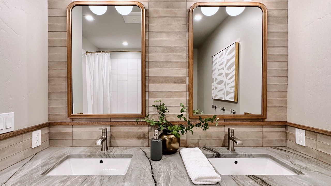 Photo of Bathroom in Laclede